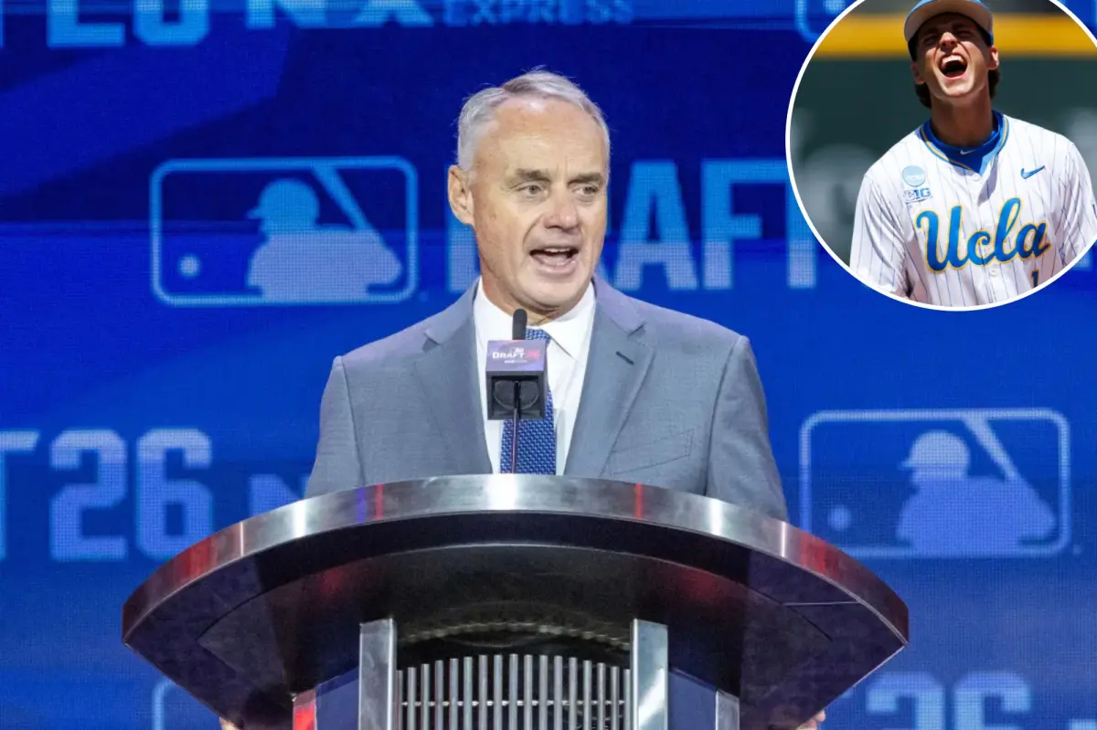 Rob Manfred는 잔인한 MLB 드래프트 장면에서 Roch Cholowsky의 이름을 잘못 발음했습니다.