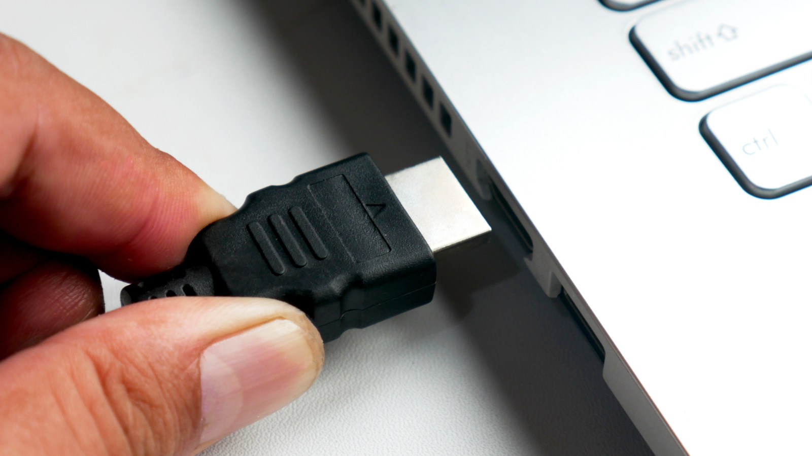 일부 노트북에 HDMI 포트가 없는 이유