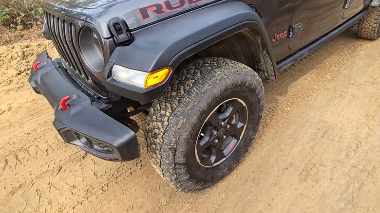 Jeep Wrangler에 탑재된 Toyo Open Country A/T III 세트