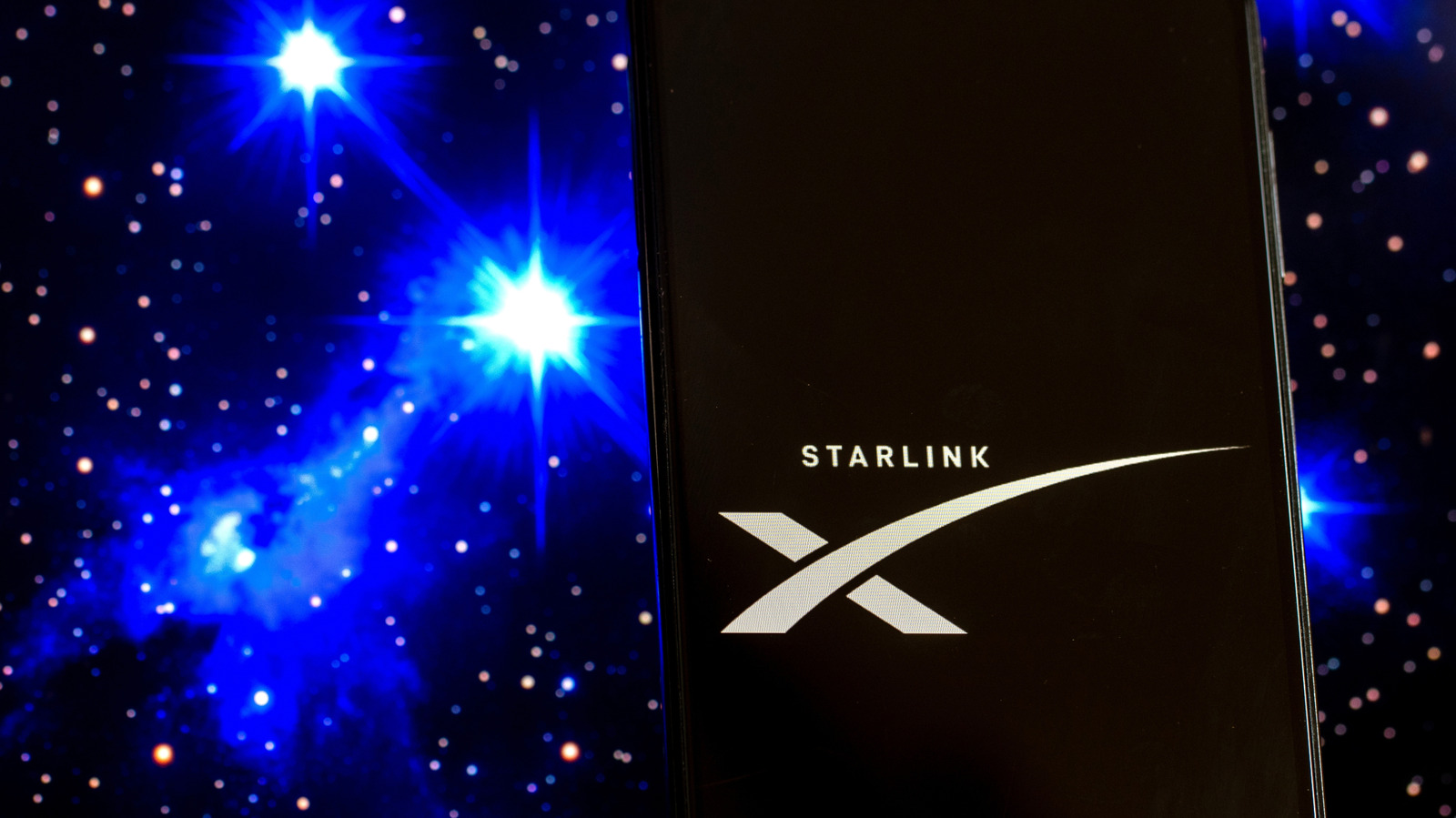 떨어지는 Starlink 위성은 지구 대기에 놀라운 영향을 미칠 수 있습니다