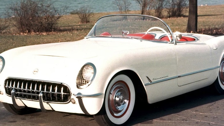 흰색 1953년형 Chevrolet Corvette(C1).