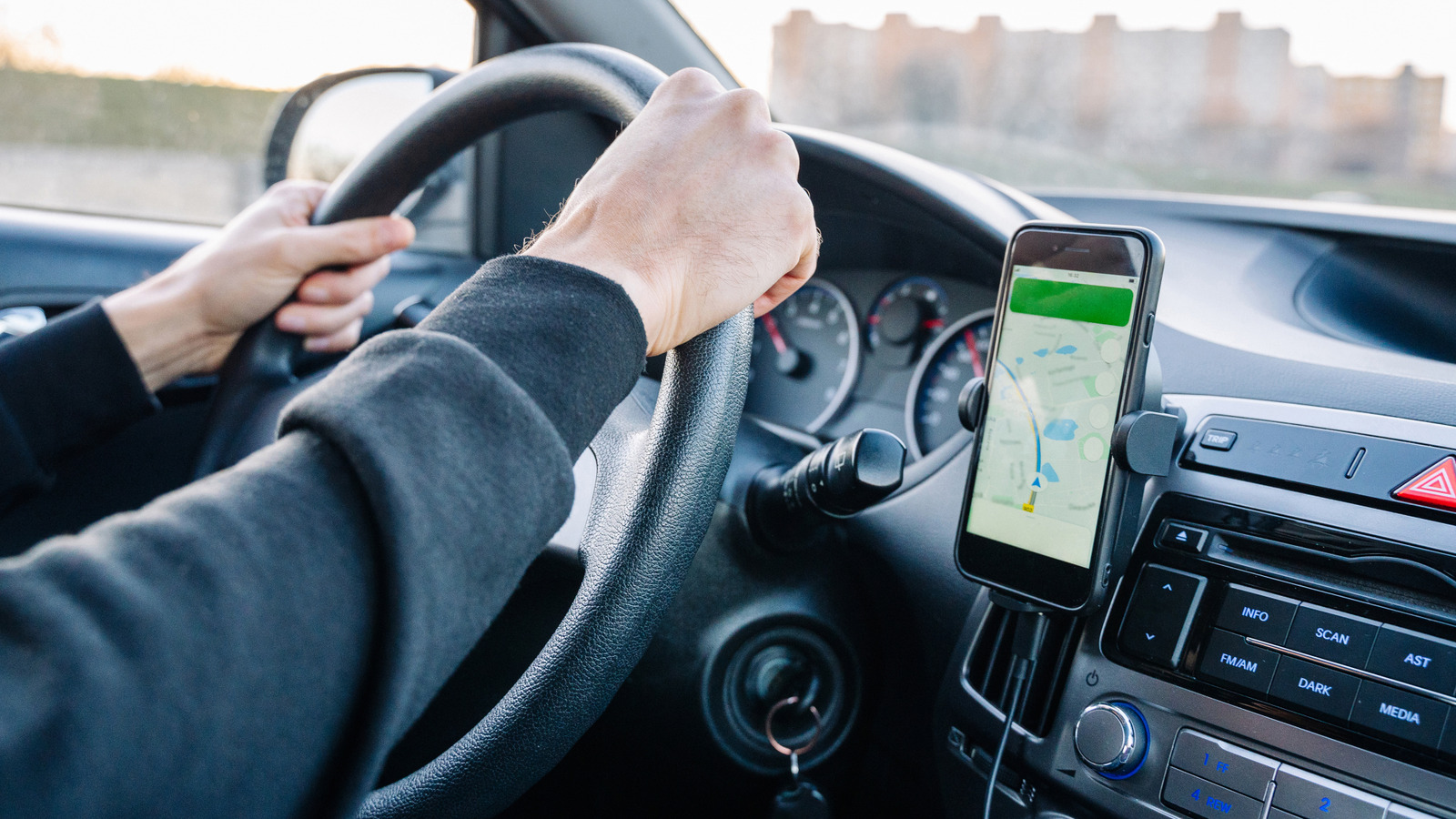 GPS 위성은 단순히 탐색을 돕는 것 이상의 역할을 합니다.