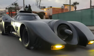이 의사의 일일 운전자는 1,000 HP의 Street-Legal 배트모빌입니다