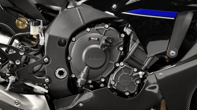 YZF-R1M 엔진 클로즈업