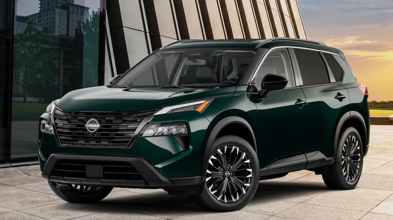 건축 환경에서 2026 Nissan Rogue의 전면 3/4 뷰