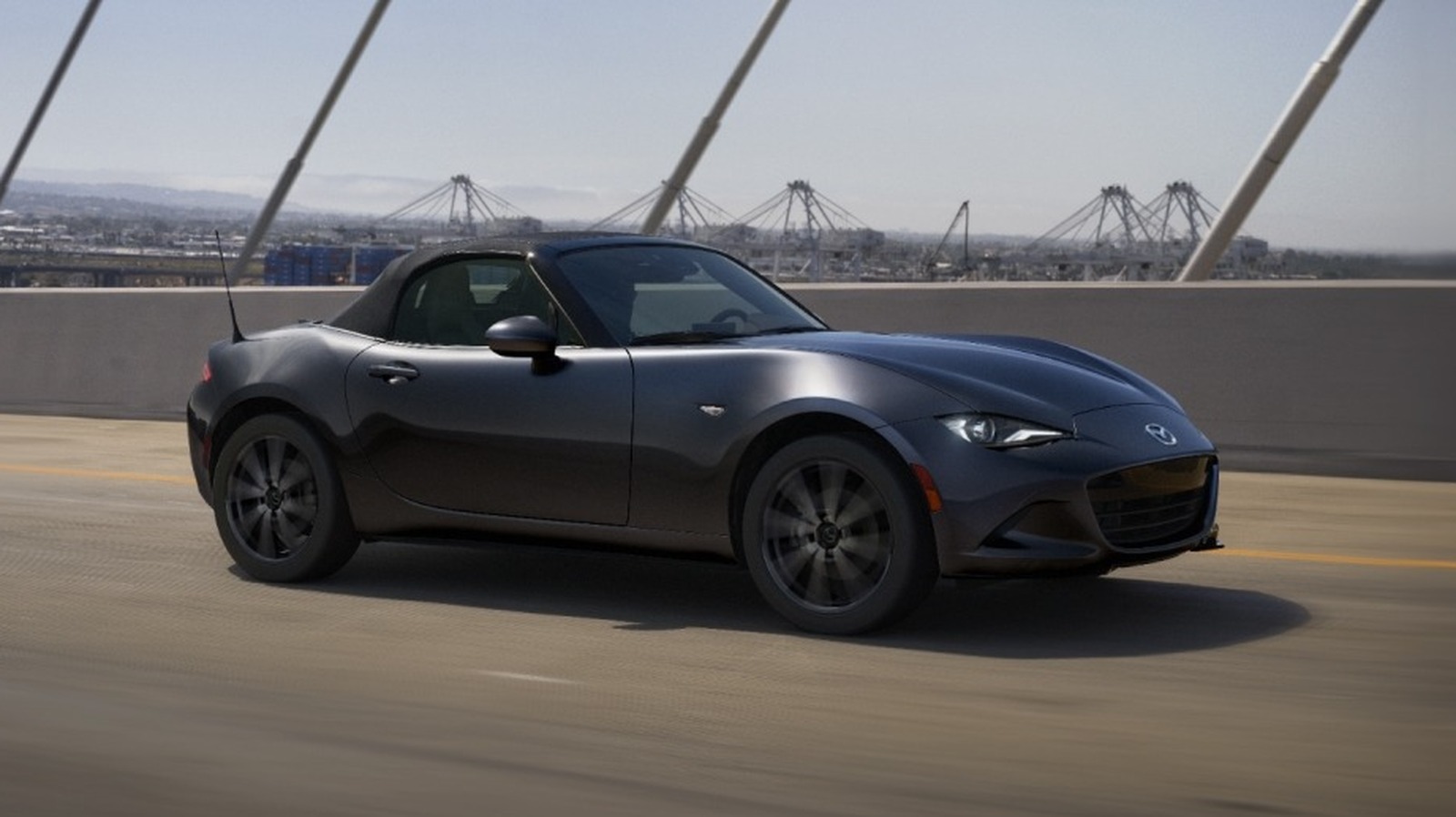 Mazda MX-5 Miata에 골프 클럽을 장착할 수 있나요?