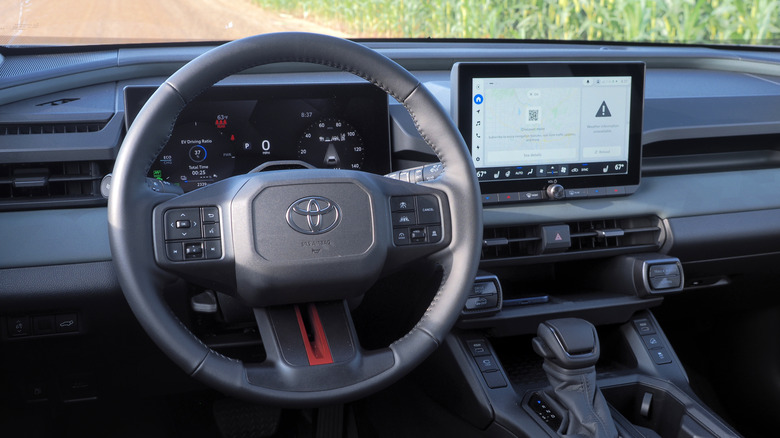 2026 Toyota RAV4 플러그인 하이브리드 대시보드