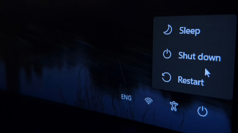 Windows 11 노트북 로그인 화면의 절전, 종료 및 전원 옵션 다시 시작