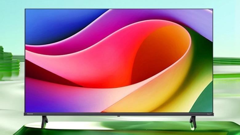 Hisense 32인치 QD4 시리즈 Hi-QLED 스마트 TV 전시