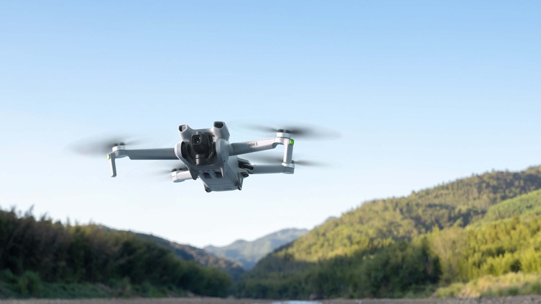 DJI Mini 3 비행 중