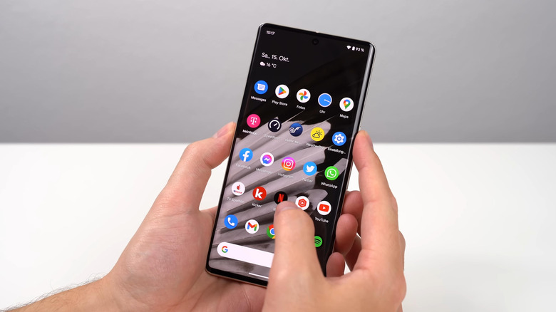 Pixel 7 Pro를 사용하는 사람