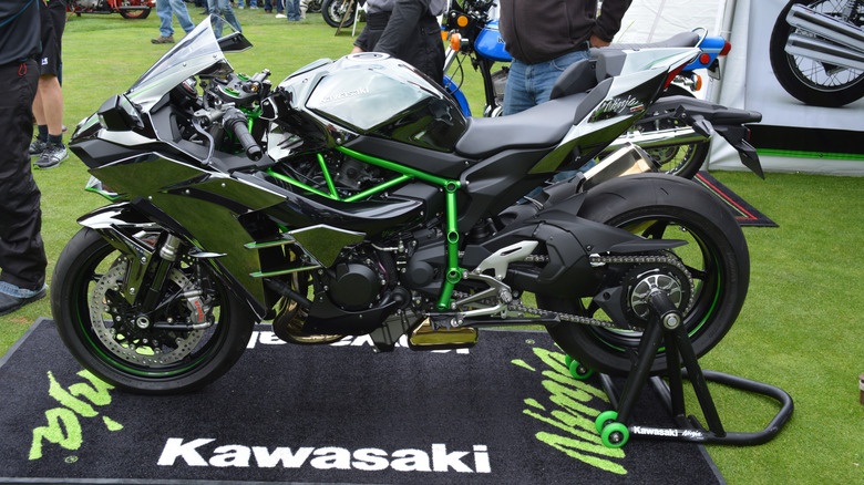2015년 Quail Motorcycle Gathering에 전시된 Kawasaki Ninja H2.