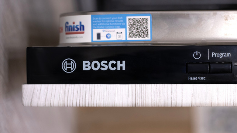 Bosch 식기세척기 로고 클로즈업
