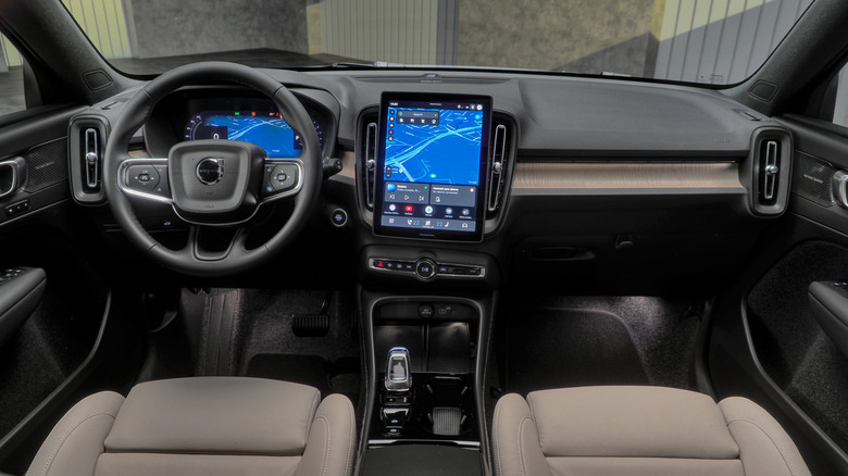 2028 볼보 XC40 대시보드