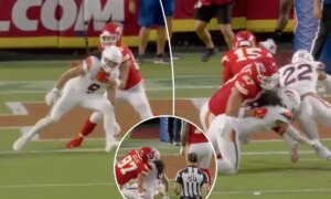 Travis Kelce는 Chiefs의 첫 번째 TD에서 노골적인 페널티를 받고 도망칩니다.