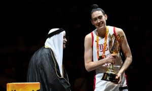 브리아나 스튜어트(Breanna Stewart)가 플레이오프 추진을 위해 월드컵 MVP 모멘텀을 리버티에 다시 가져왔습니다.