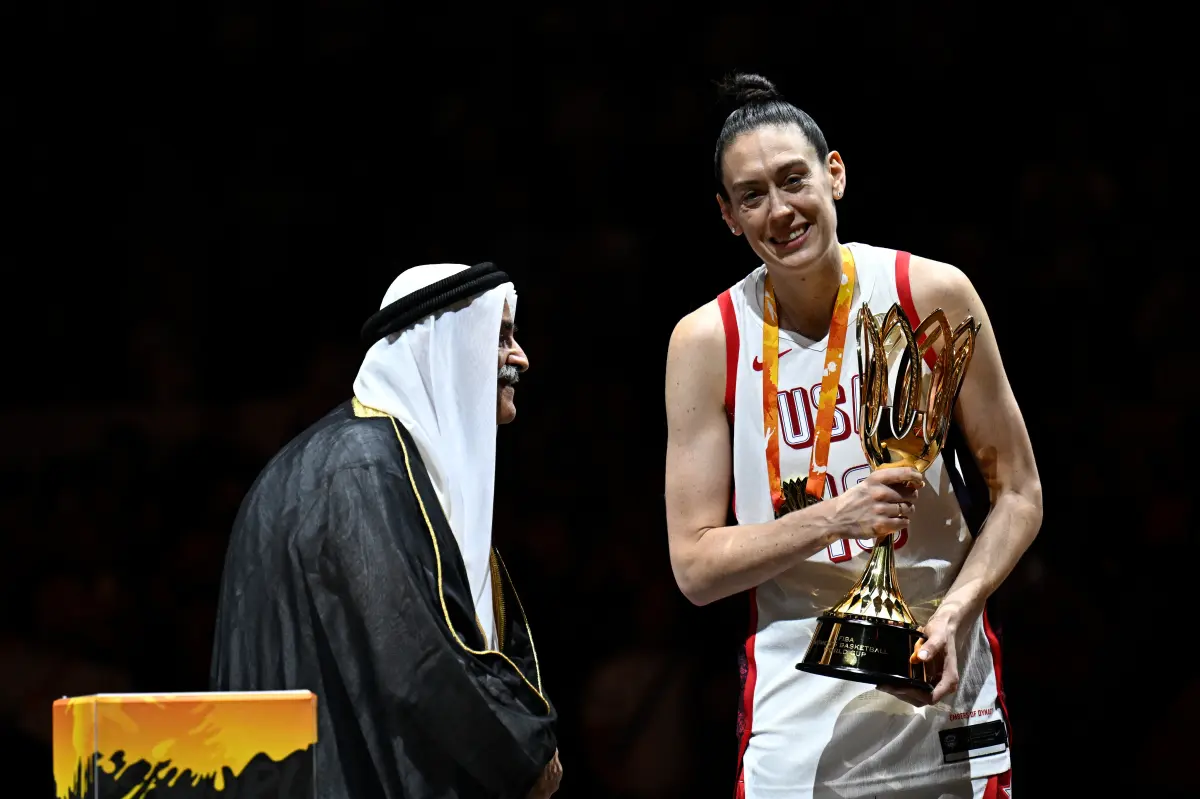 브리아나 스튜어트(Breanna Stewart)가 플레이오프 추진을 위해 월드컵 MVP 모멘텀을 리버티에 다시 가져왔습니다.
