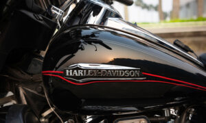 Harley-Davidson은 단지 스페셜 모델이 아닌 로드 킹을 부활시킵니다.