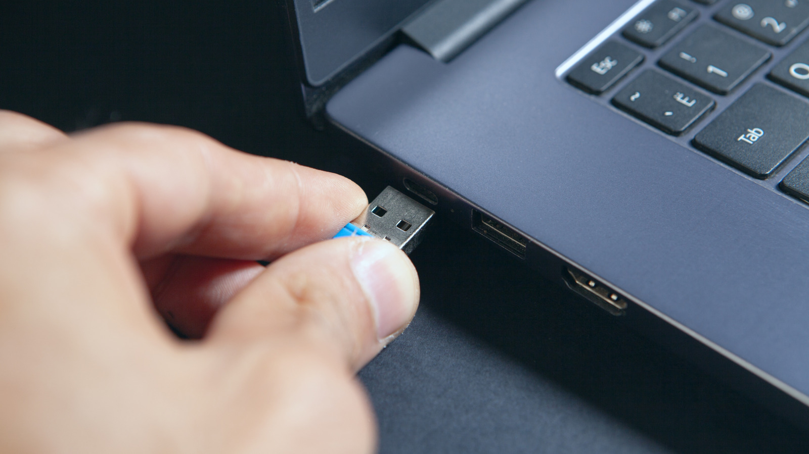 구입할 수 있는 가장 얇은 USB 플래시 드라이브 5개
