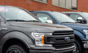 Ford F-150에는 왜 여전히 긴 안테나가 있습니까?