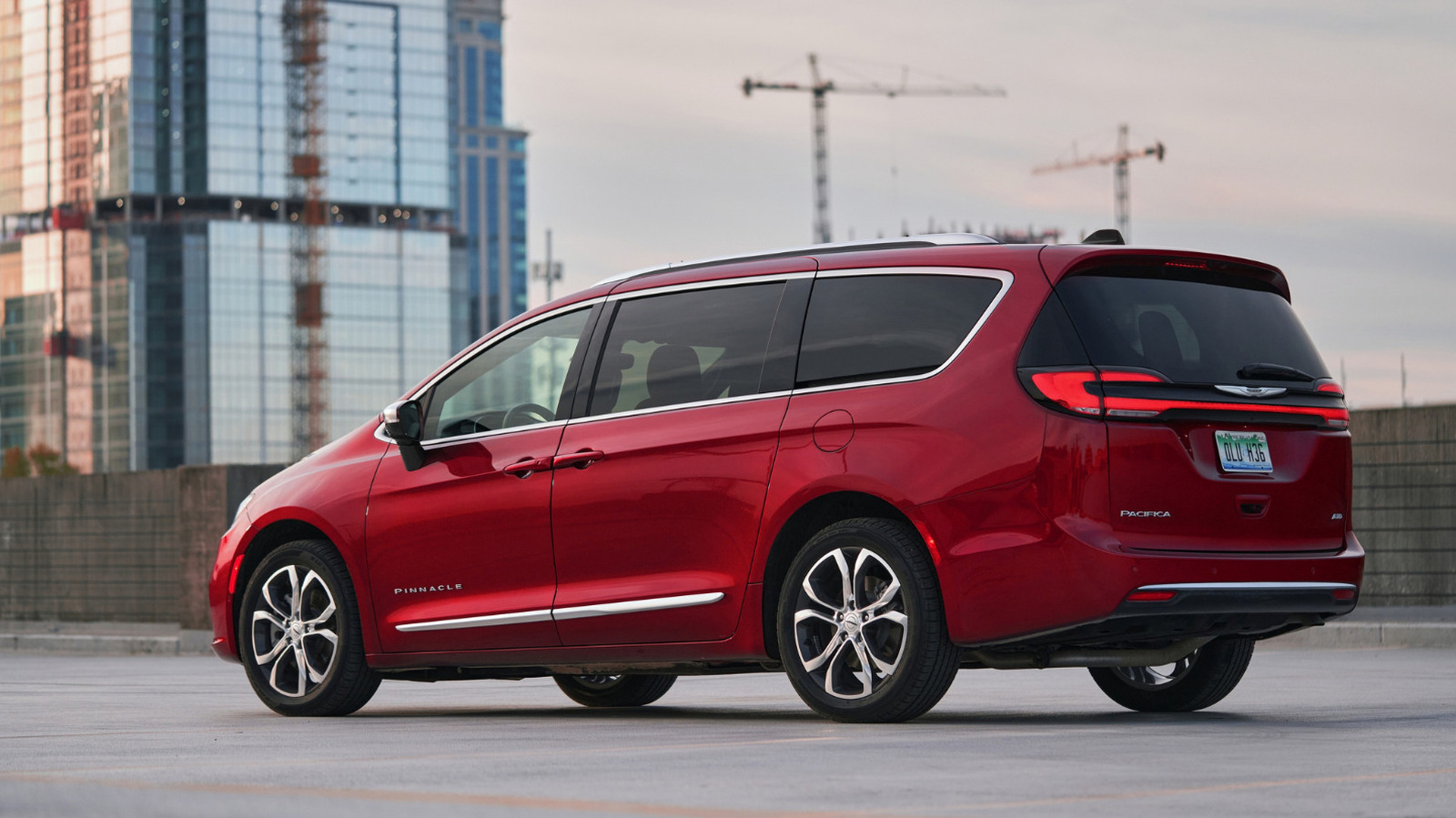 크라이슬러 퍼시피카(Chrysler Pacifica)보다 더 나은 평가를 받은 패밀리 미니밴 4대