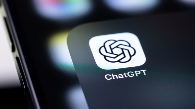스마트폰 화면에 표시된 ChatGPT 클로즈업