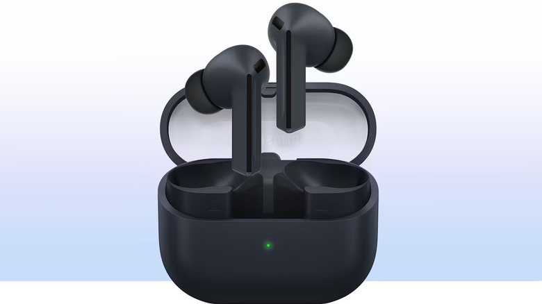 파란색 그라데이션 배경의 Samsung Galaxy Buds 3 FE