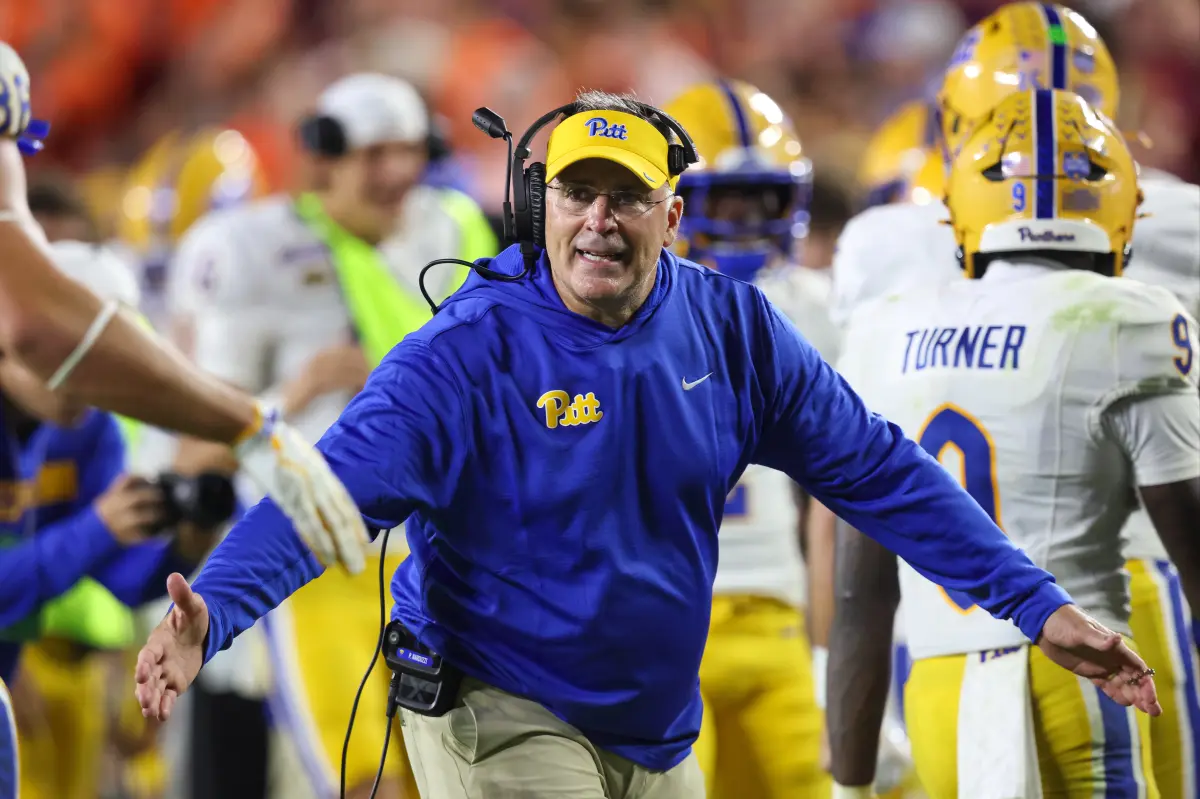 Pitt는 Virginia Tech를 상대로 큰 승리를 거둔 후 상위 25 위 유권자를 폭발시킵니다