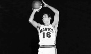 빌 러셀과 트레이드된 NBA 명예의 전당 헌액자이자 챔피언, 94세로 사망