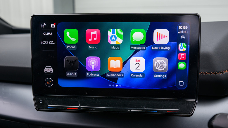 Apple CarPlay 인터페이스 자동차 헤드 유닛