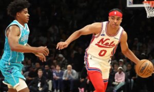 Nets의 Mikel Brown Jr.가 NBA 데뷔전에서 빛나는 모습을 보여줍니다.