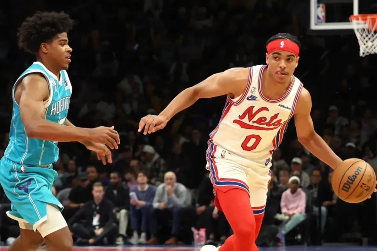 Nets의 Mikel Brown Jr.가 NBA 데뷔전에서 빛나는 모습을 보여줍니다.