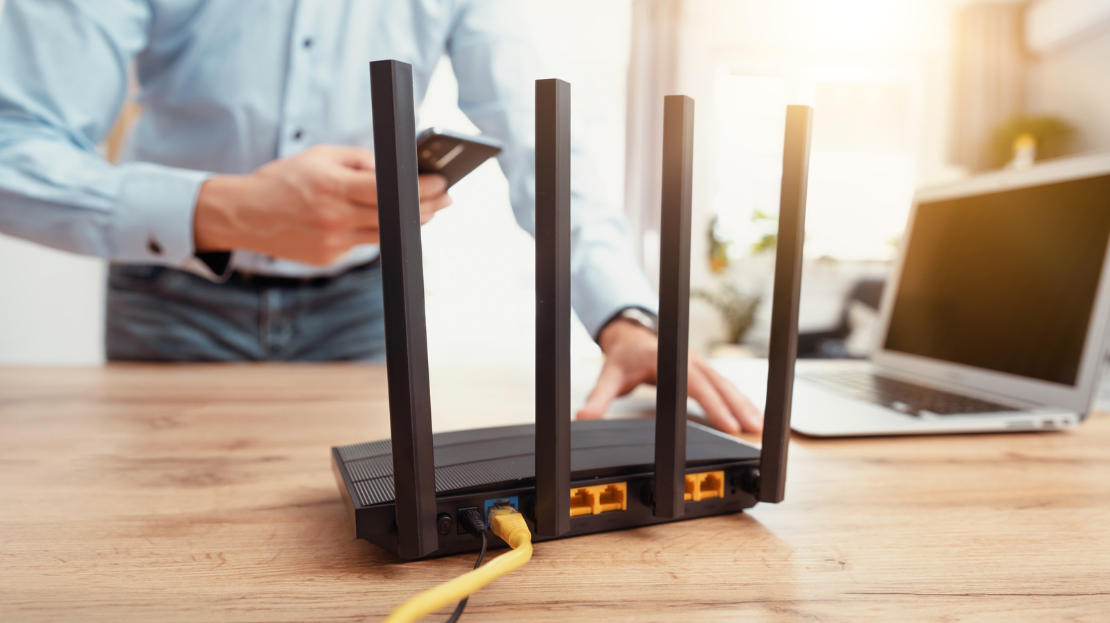 Wi-Fi 라우터에 얼마나 뜨거운가요? 정상은 다음과 같습니다